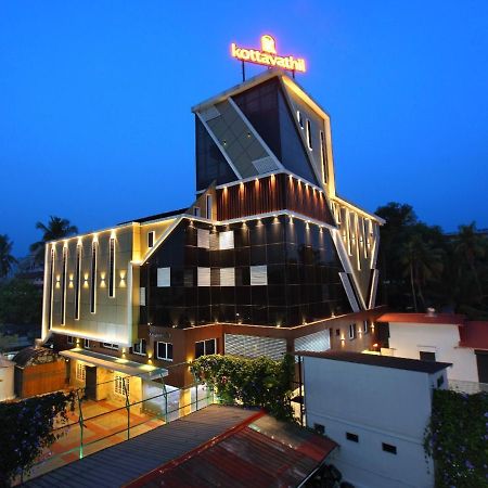 Kottavathil Hotel Tripunithura Exterior photo