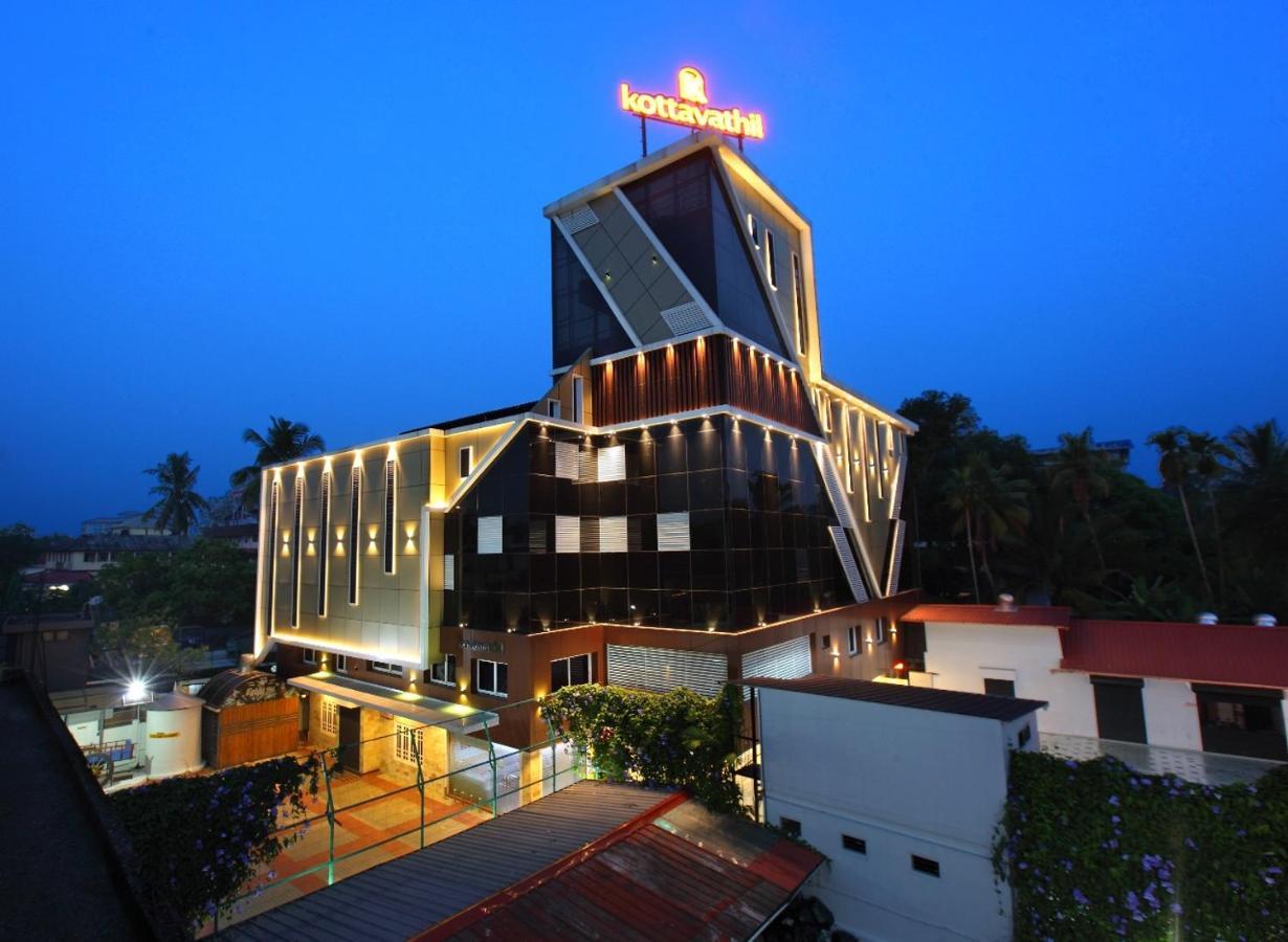 Kottavathil Hotel Tripunithura Exterior photo