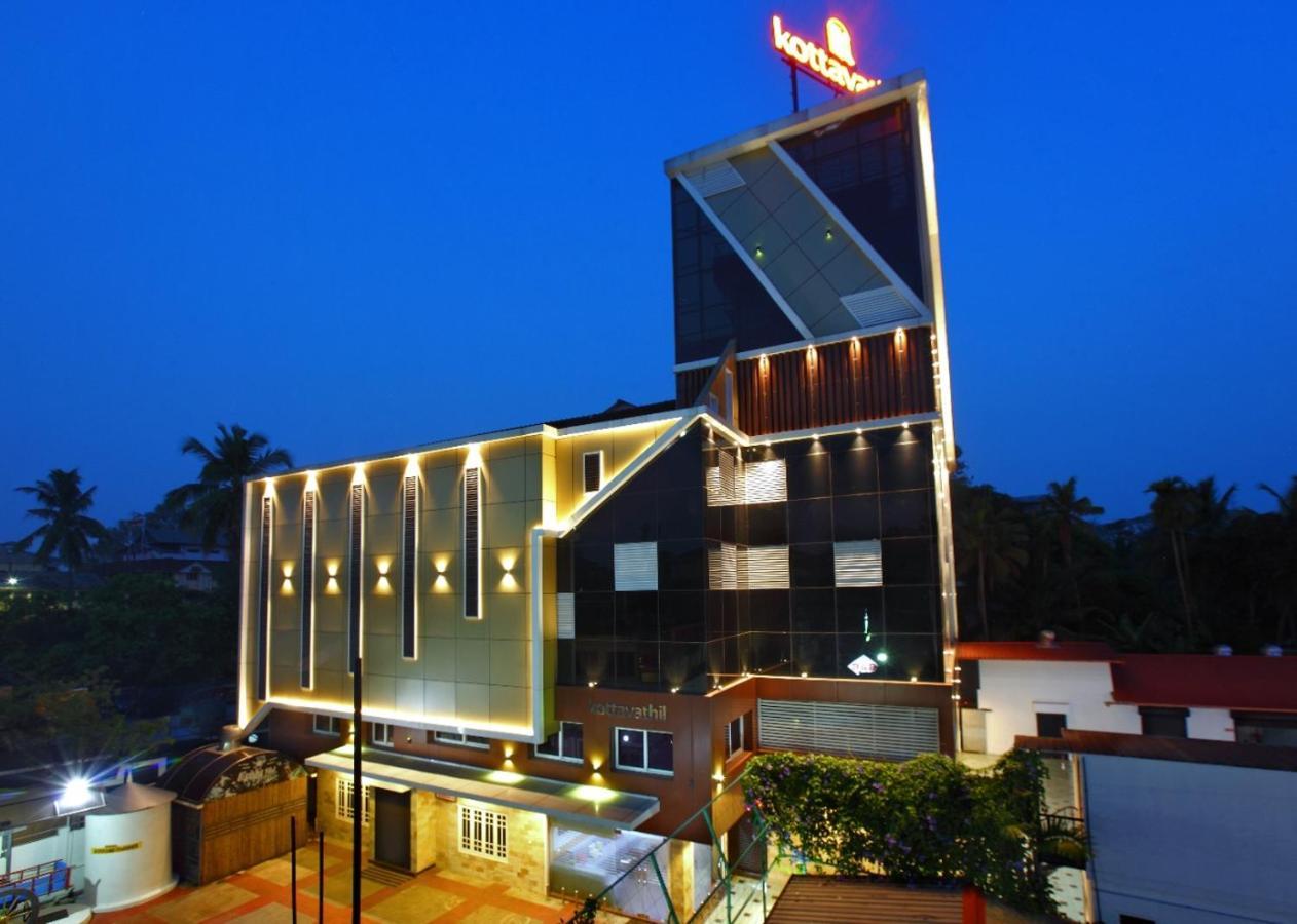 Kottavathil Hotel Tripunithura Exterior photo