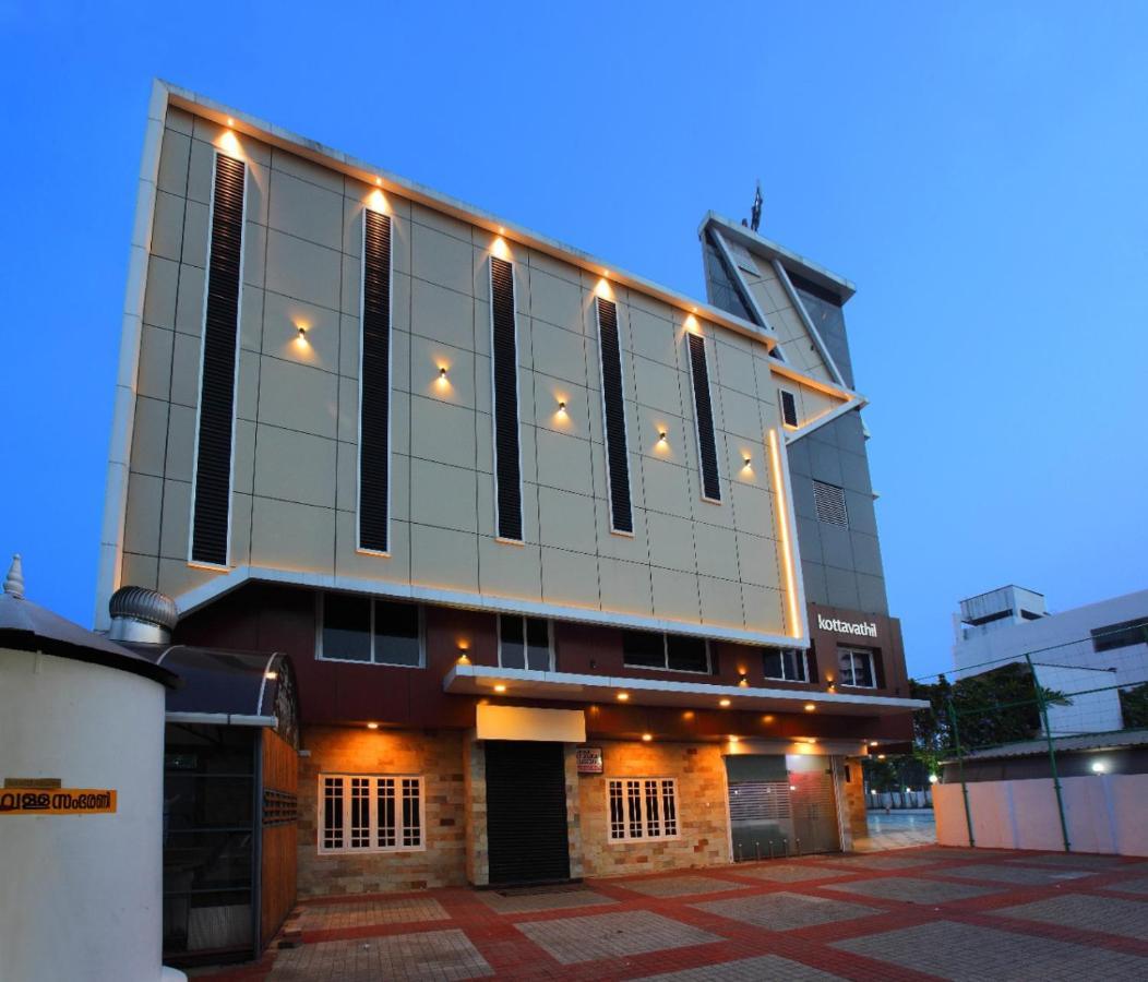 Kottavathil Hotel Tripunithura Exterior photo